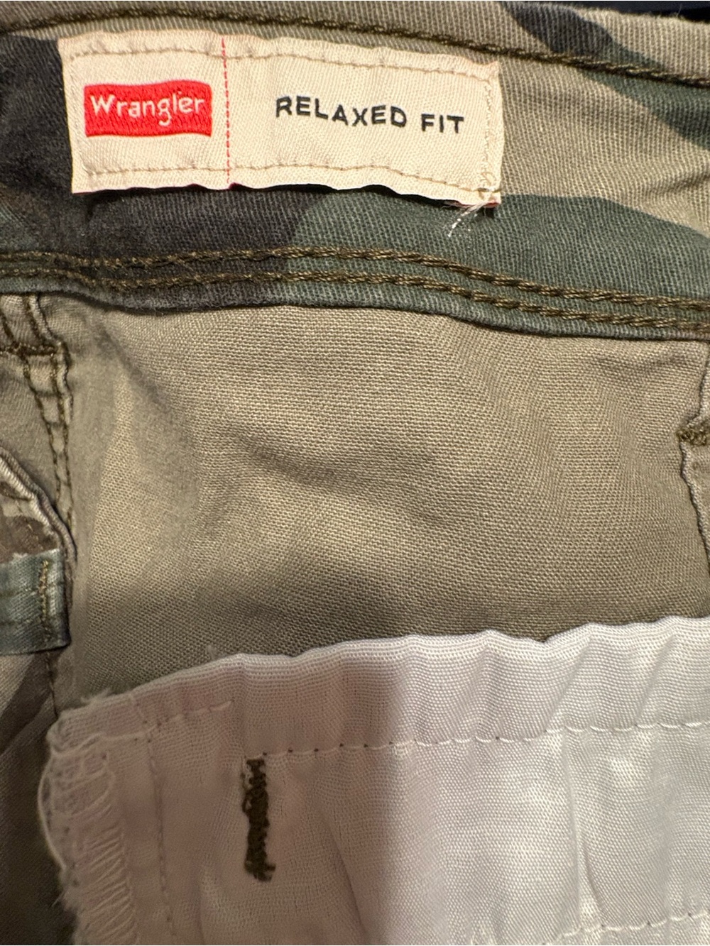 Wrangler Men’s Camo Cargo Shorts - Picture 3 of 4
